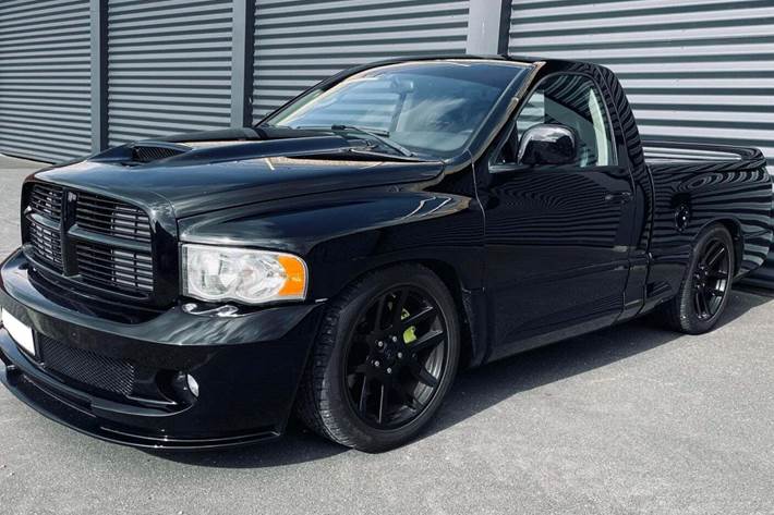 Sort Dodge RAM 1500 fra 2006