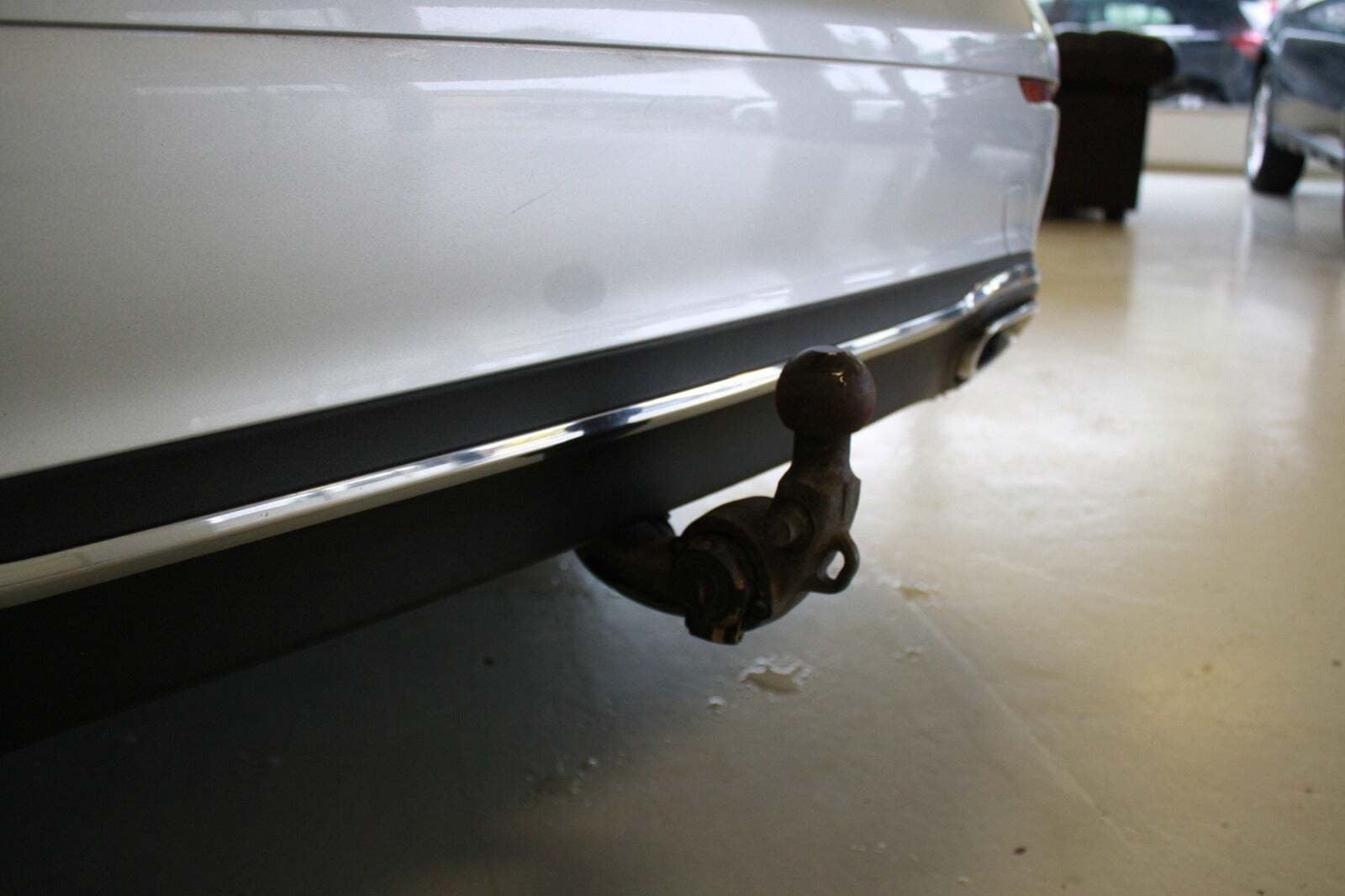 Sølv Mercedes E220 d fra 2017