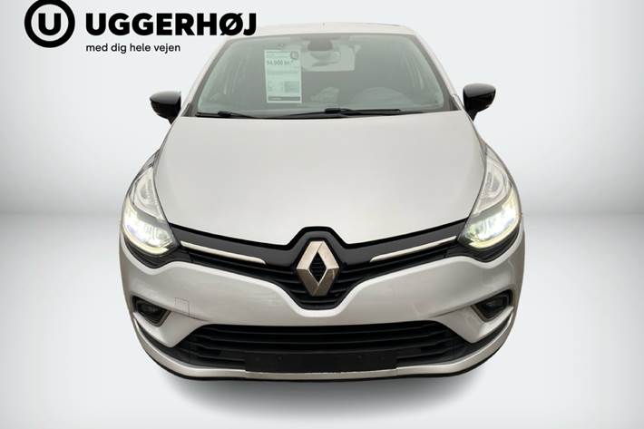 Sølv Renault Clio fra 2017