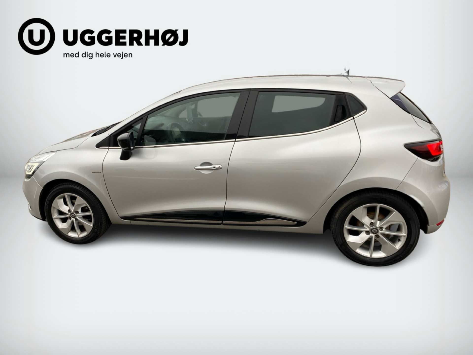 Sølv Renault Clio fra 2017