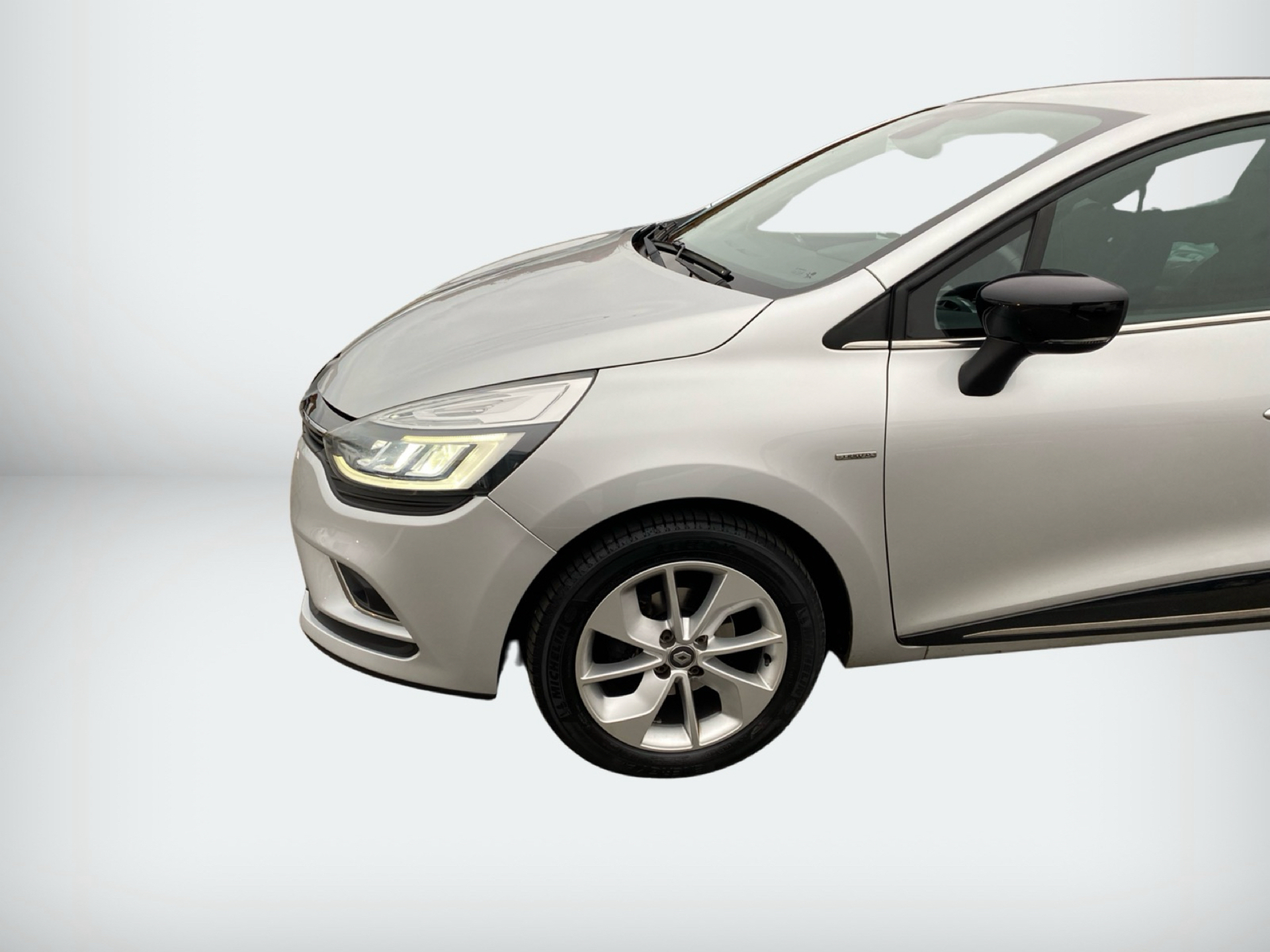 Sølv Renault Clio fra 2017