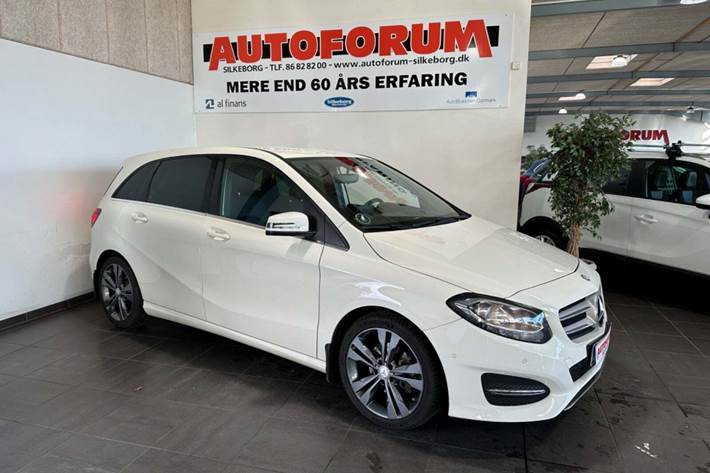 Hvid Mercedes B200 fra 2016