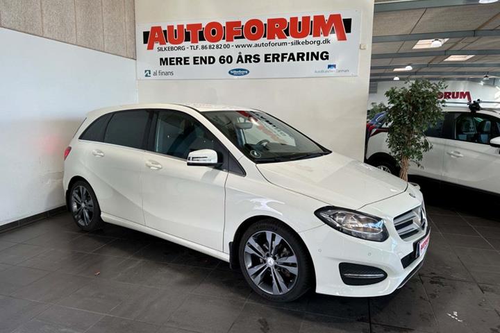 Hvid Mercedes B200 fra 2016