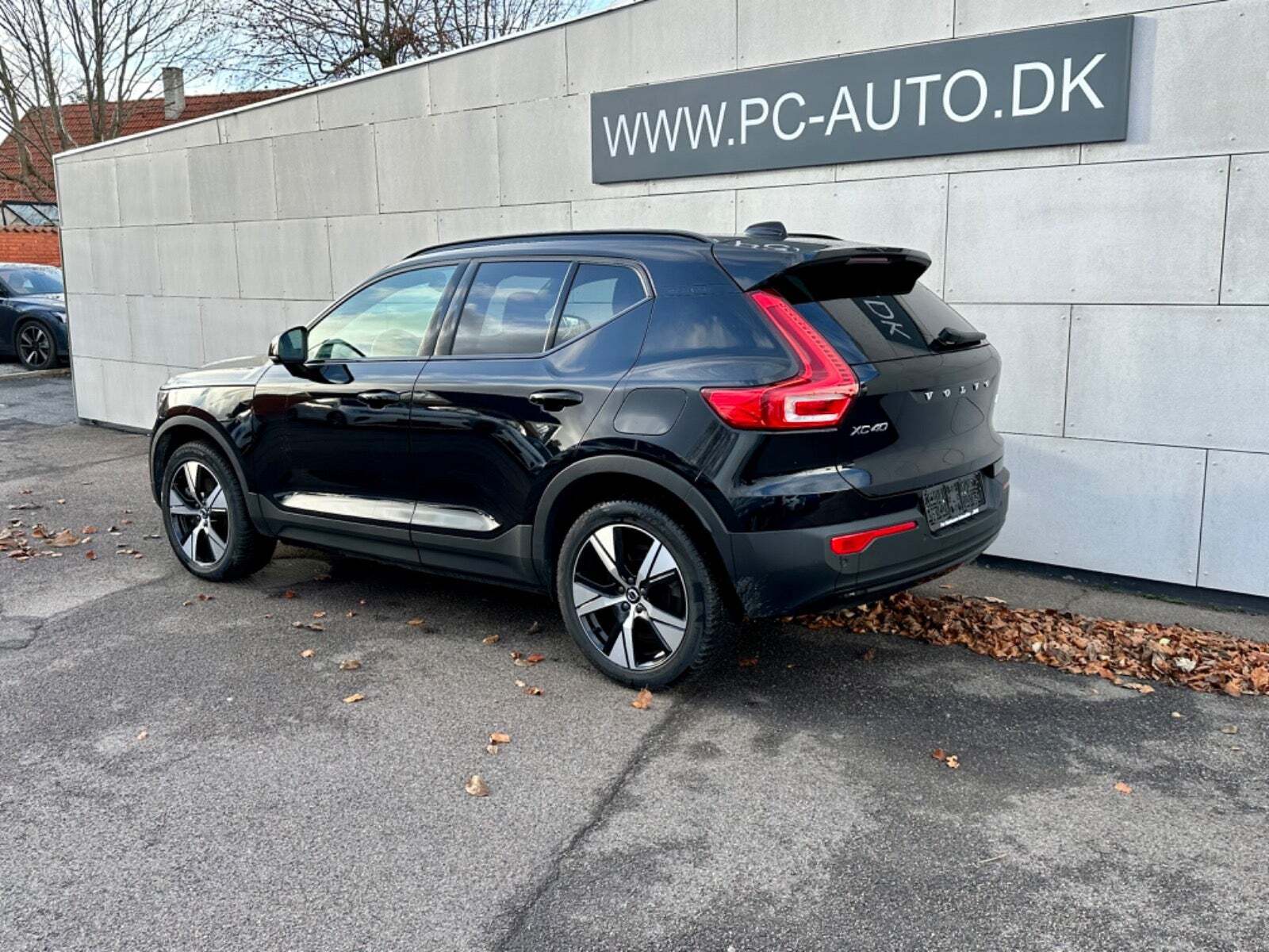 Sort Volvo XC40 fra 2022