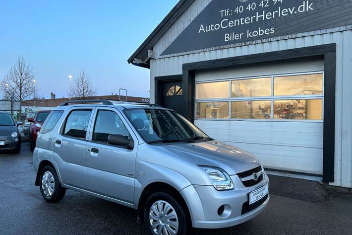 Grå Suzuki Ignis fra 2005