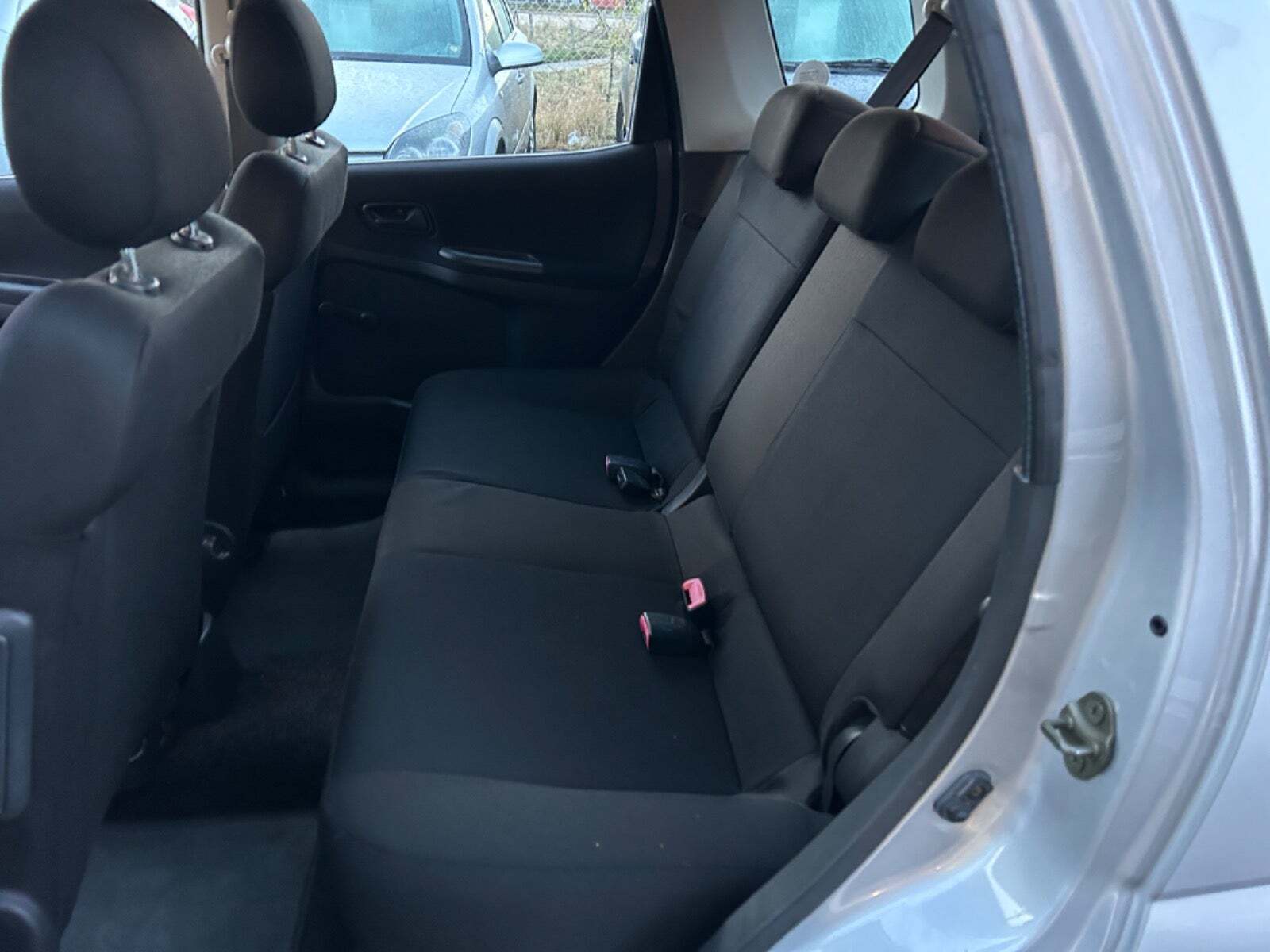 Grå Suzuki Ignis fra 2005