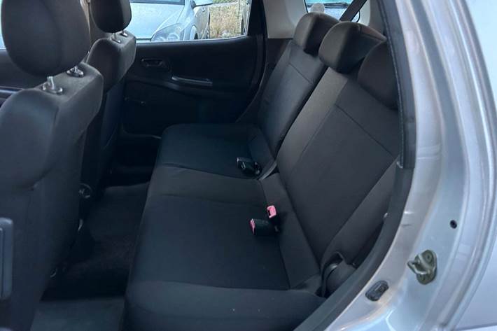 Grå Suzuki Ignis fra 2005