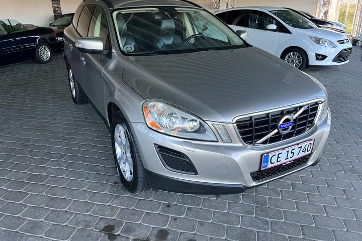 Grå Volvo XC60 fra 2011