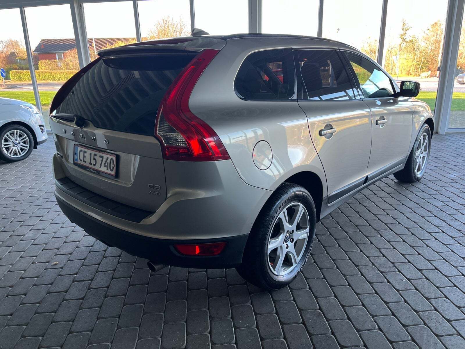 Grå Volvo XC60 fra 2011