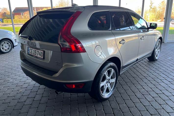Grå Volvo XC60 fra 2011