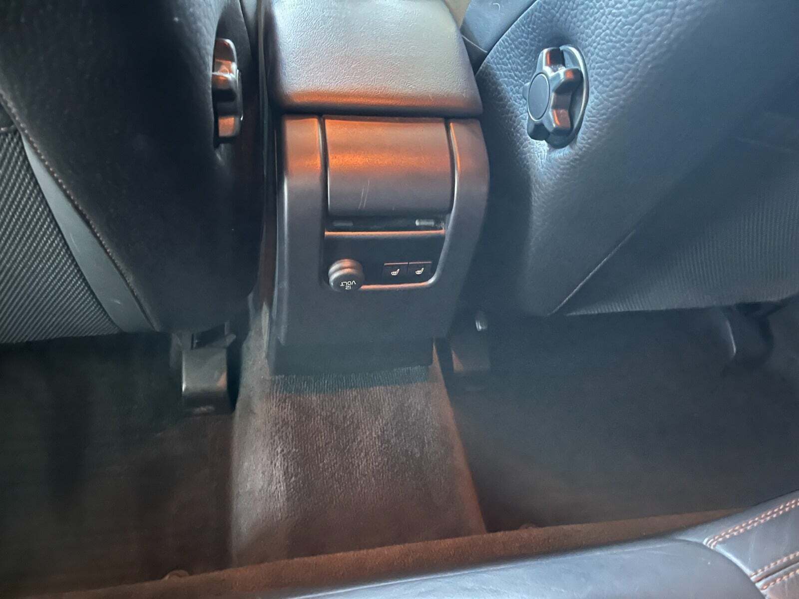 Grå Volvo XC60 fra 2011