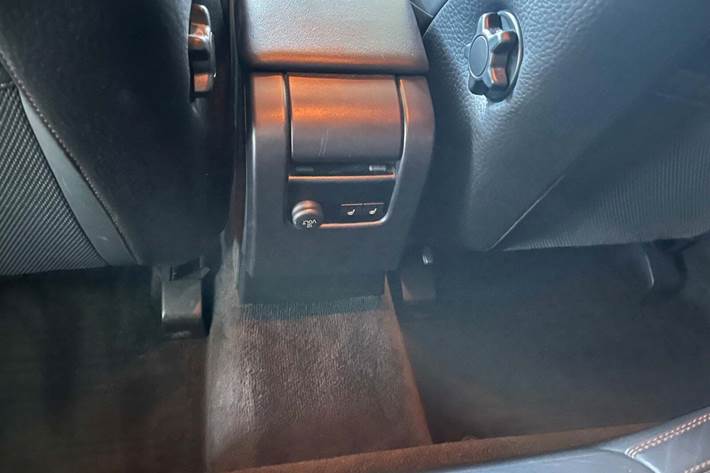 Grå Volvo XC60 fra 2011