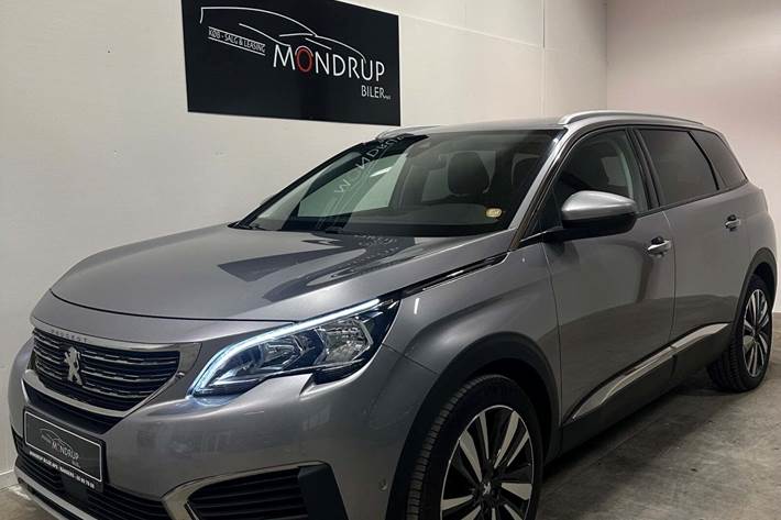 Grå Peugeot 5008 fra 2018