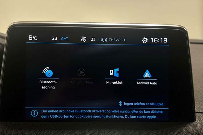 Grå Peugeot 5008 fra 2018