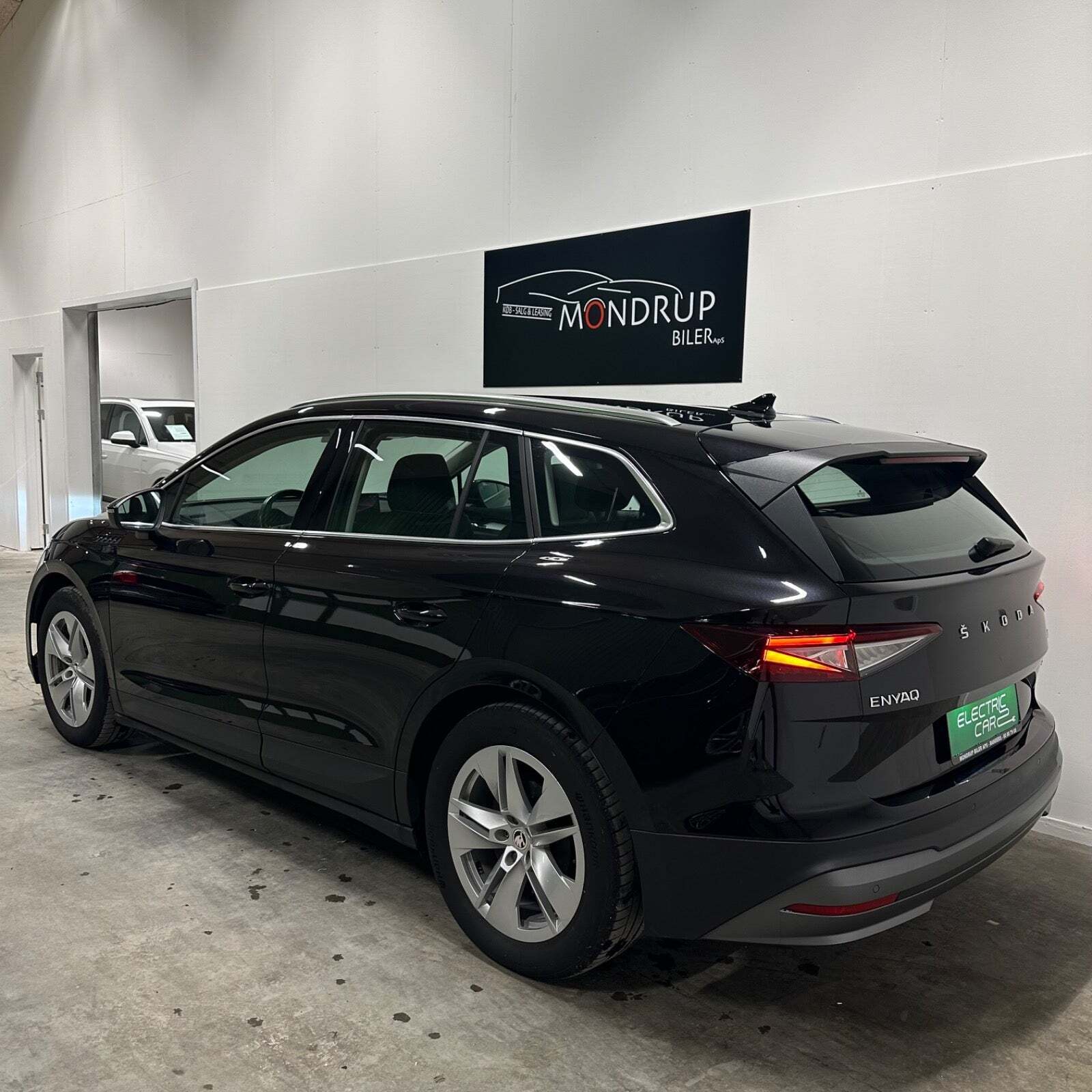 Grå Skoda Enyaq fra 2022