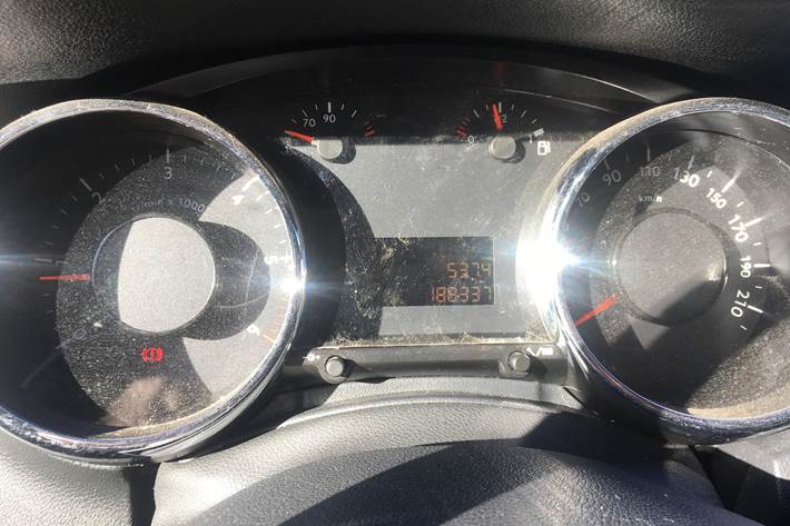 Grå Peugeot 5008 fra 2010