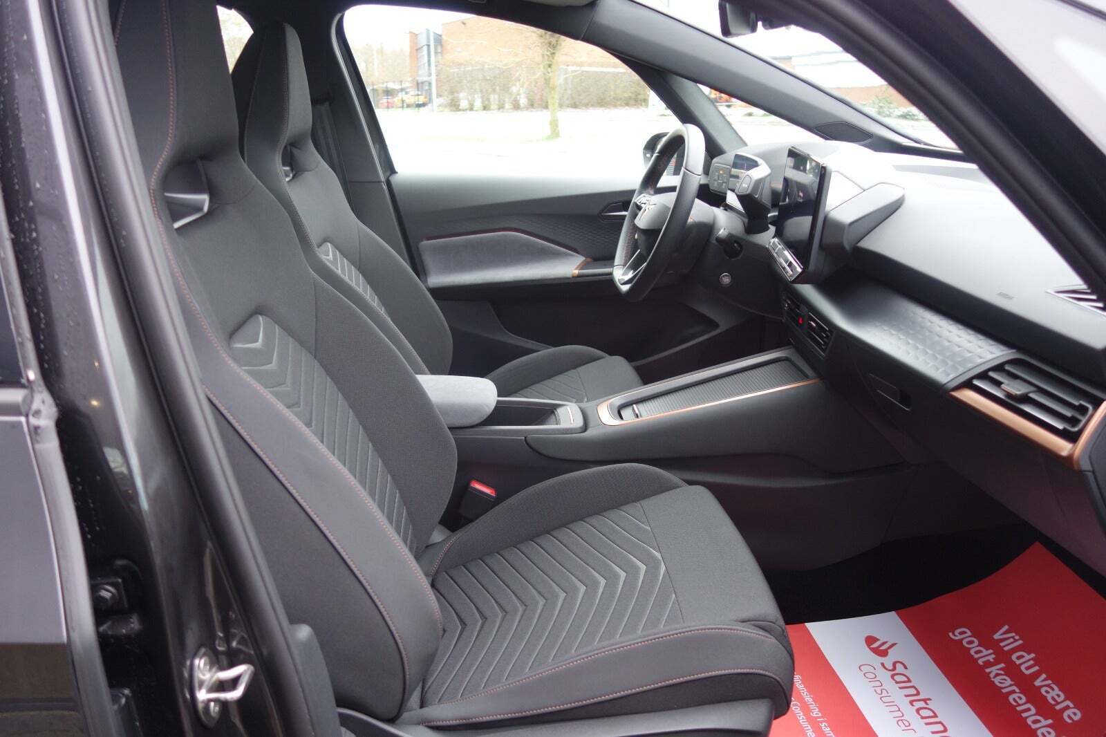 Grå Cupra Born fra 2023