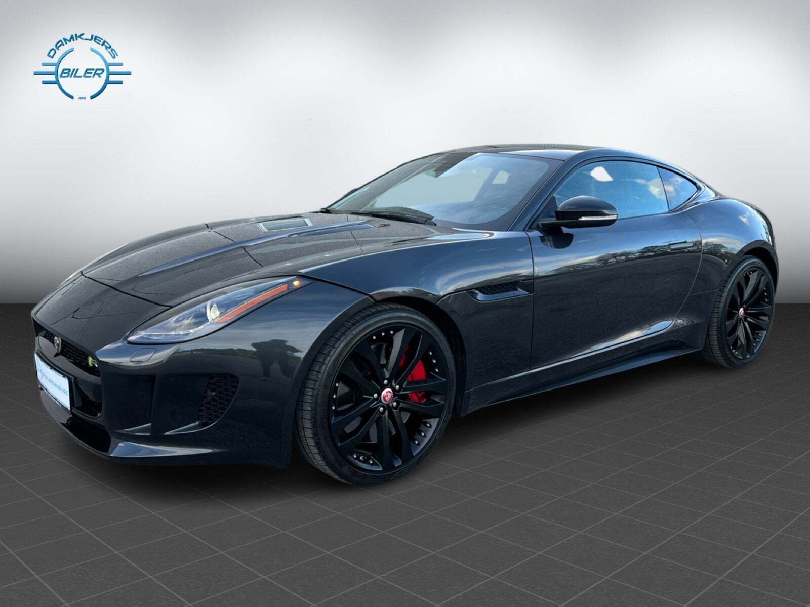 Sort Jaguar F-Type fra 2015