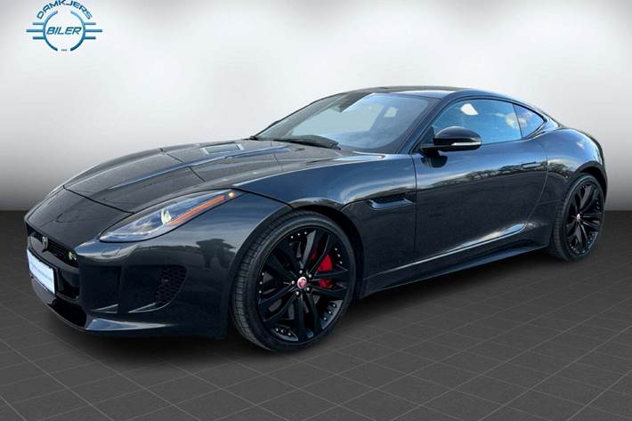 Sort Jaguar F-Type fra 2015