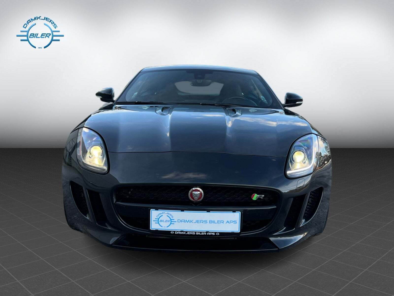 Sort Jaguar F-Type fra 2015