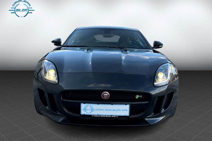 Sort Jaguar F-Type fra 2015
