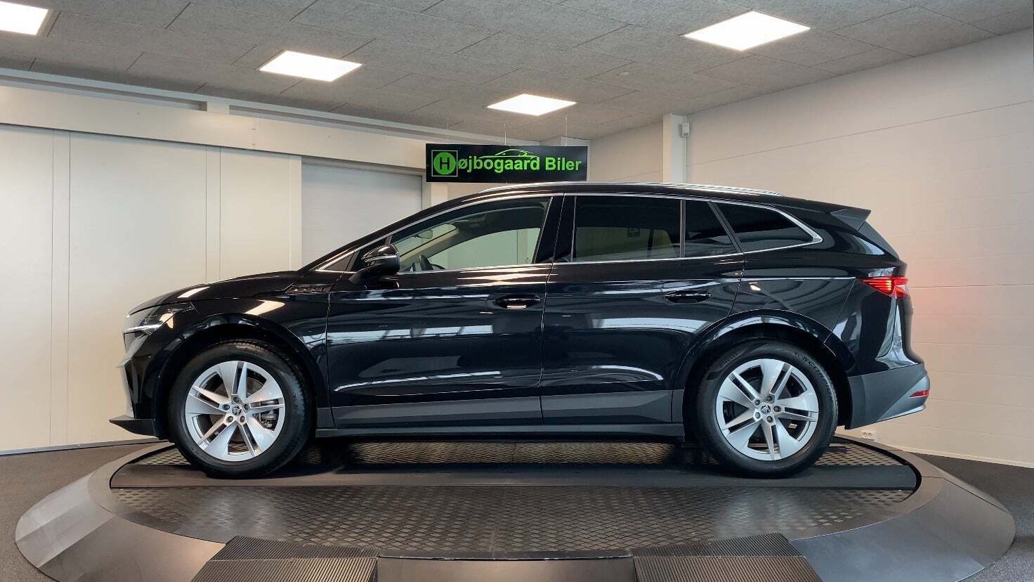 Sort Skoda Enyaq fra 2023