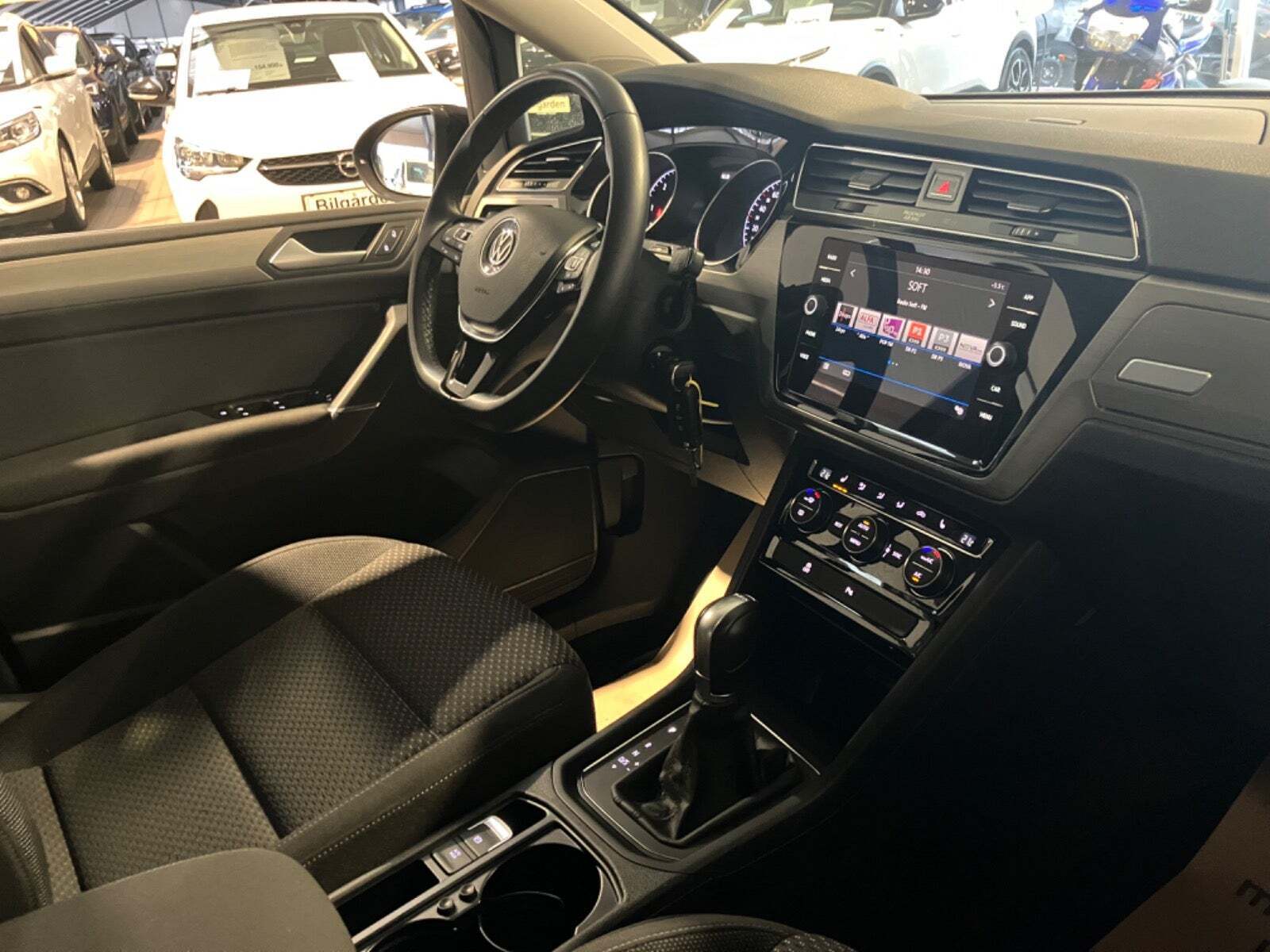 Sort VW Touran fra 2019