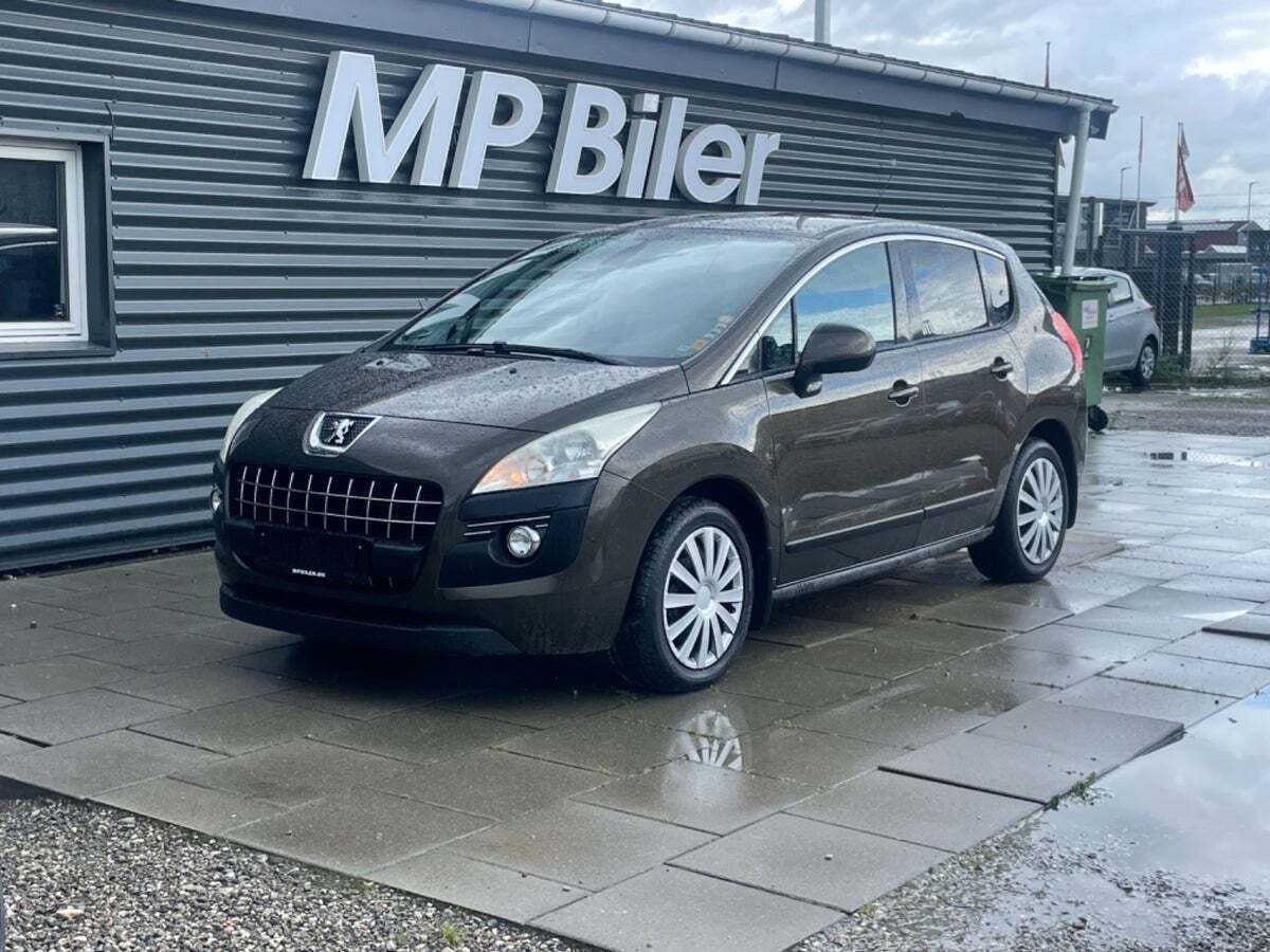 Grøn Peugeot 3008 fra 2010