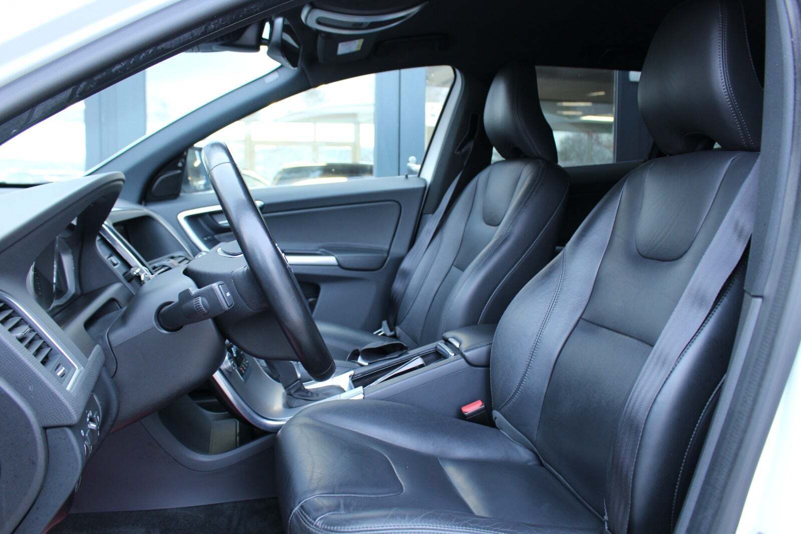 Hvid Volvo XC60 fra 2017