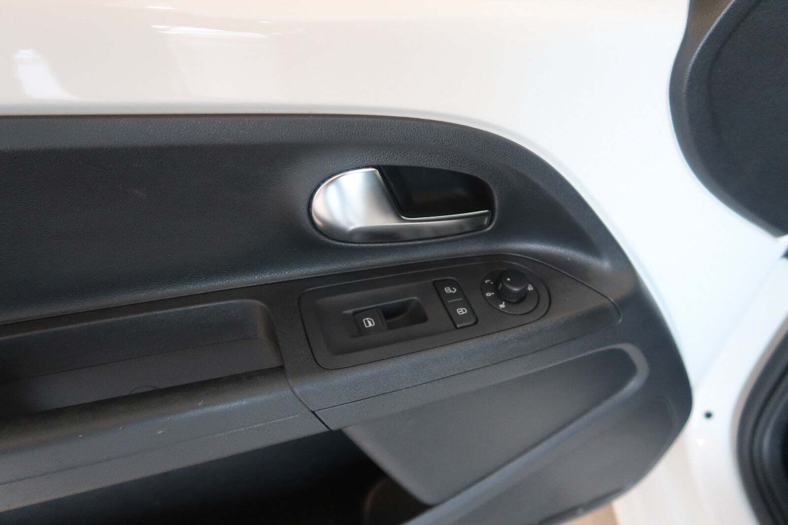 Hvid VW UP! fra 2015