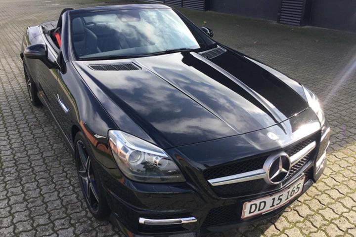 Sort Mercedes SLK250 fra 2012