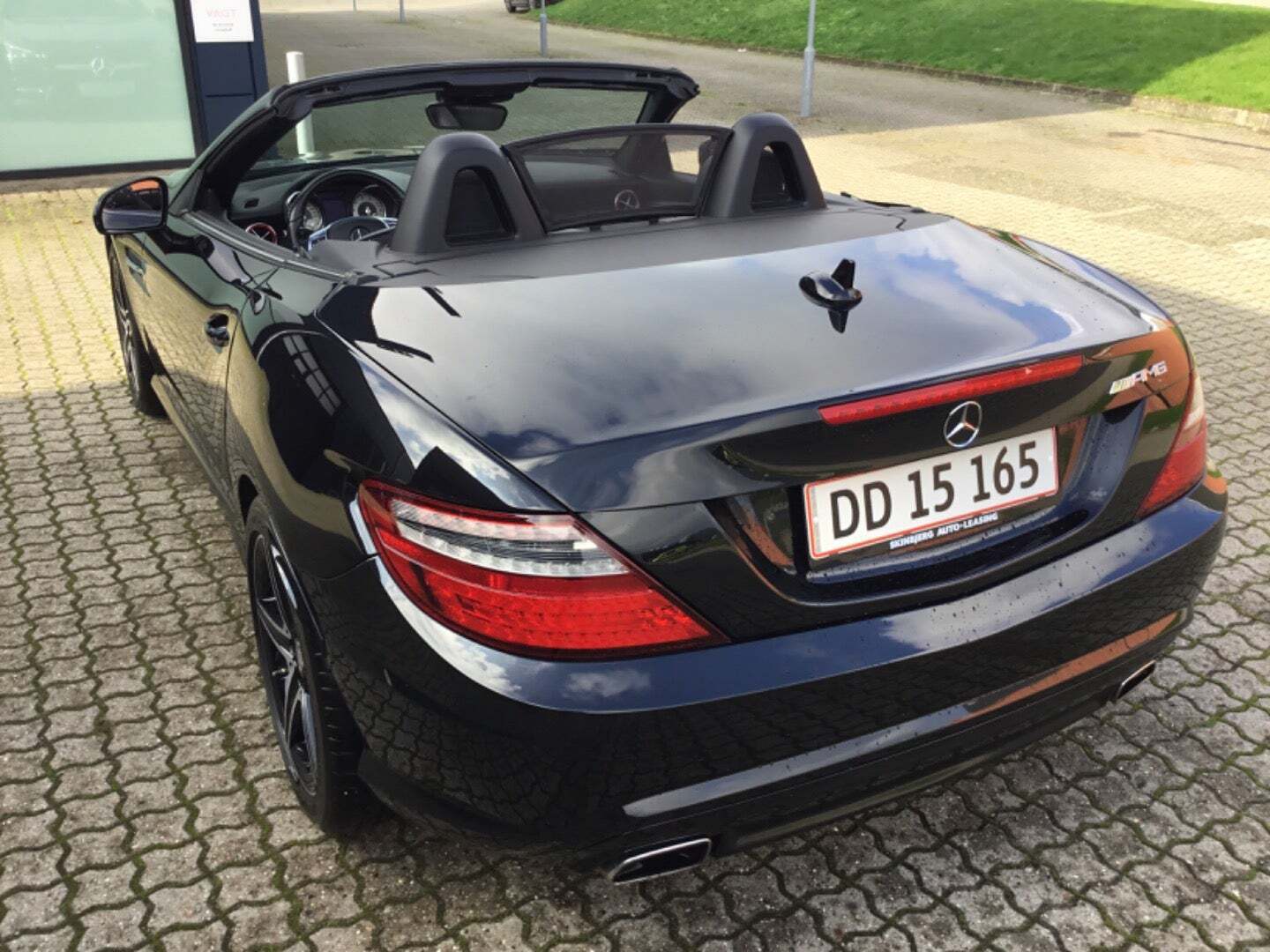 Sort Mercedes SLK250 fra 2012