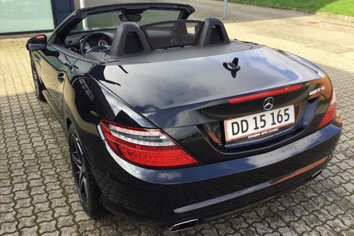 Sort Mercedes SLK250 fra 2012