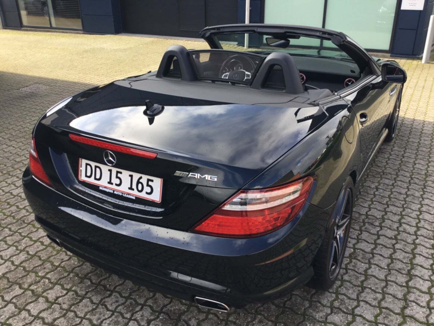 Sort Mercedes SLK250 fra 2012