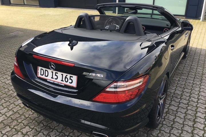 Sort Mercedes SLK250 fra 2012