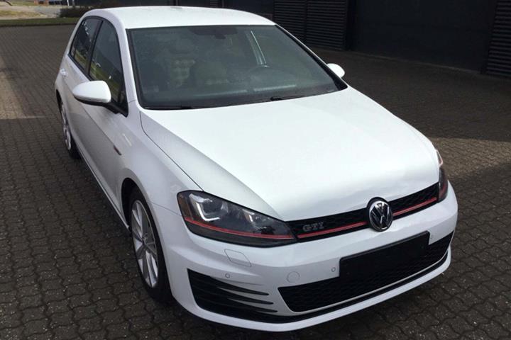 Hvid VW Golf VII fra 2016