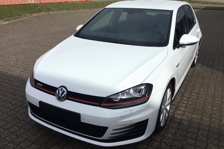 Hvid VW Golf VII fra 2016