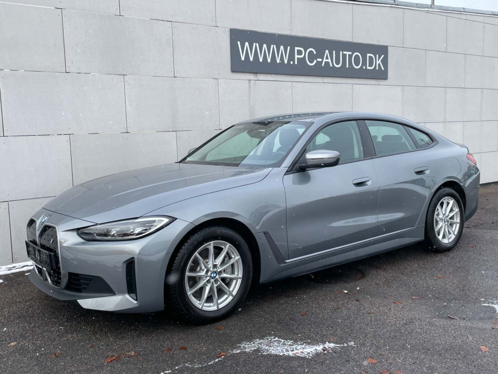 Grå BMW i4 fra 2022