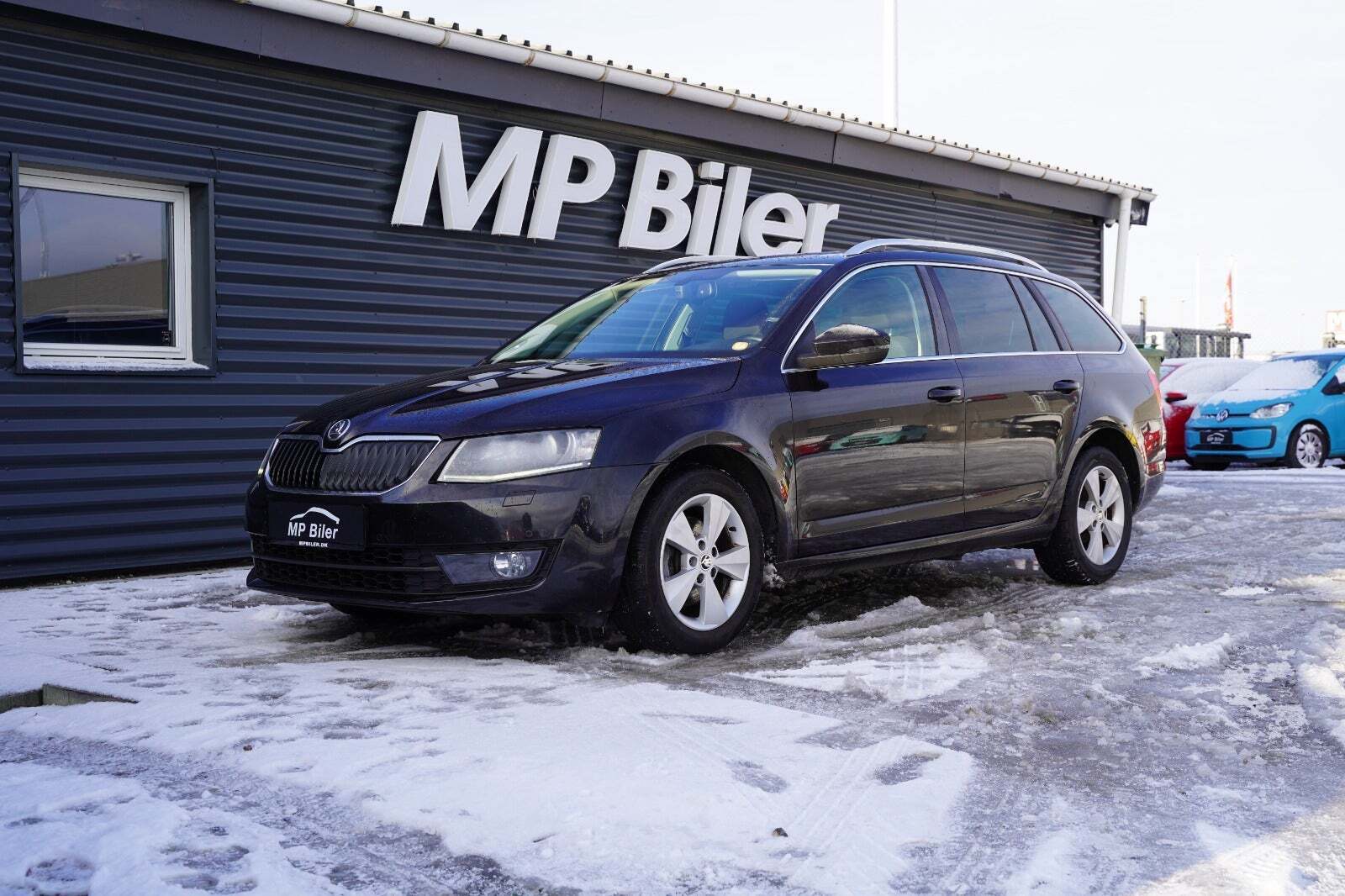 Sort Skoda Octavia fra 2015
