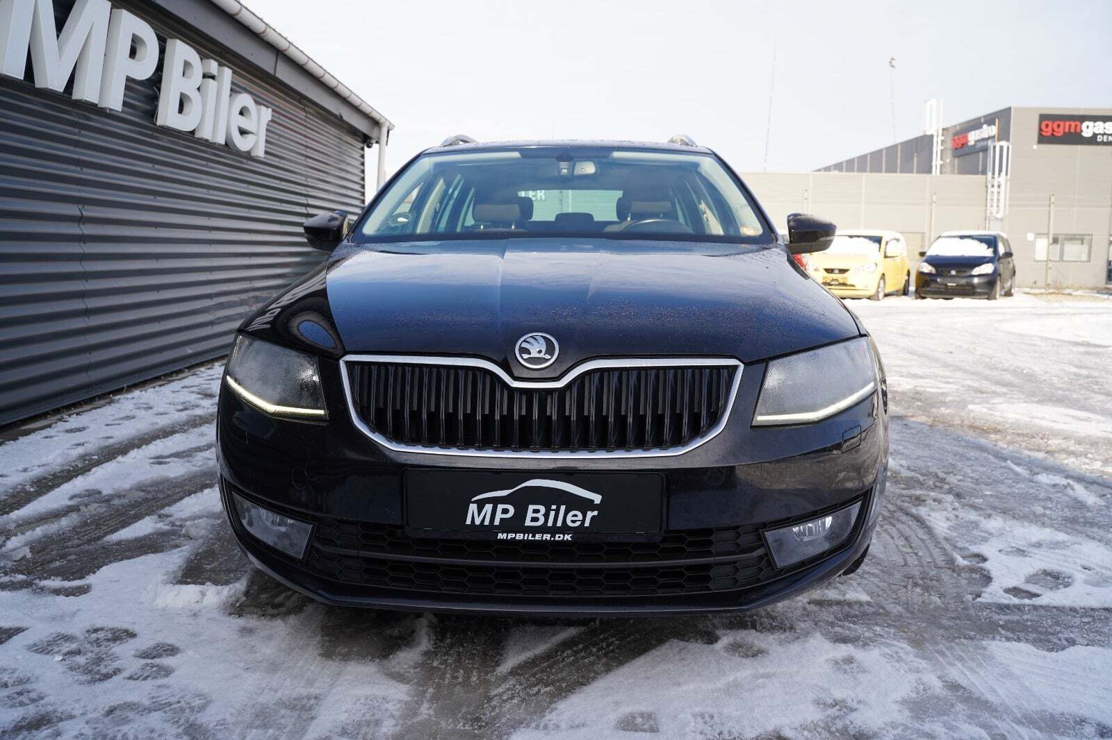 Sort Skoda Octavia fra 2015