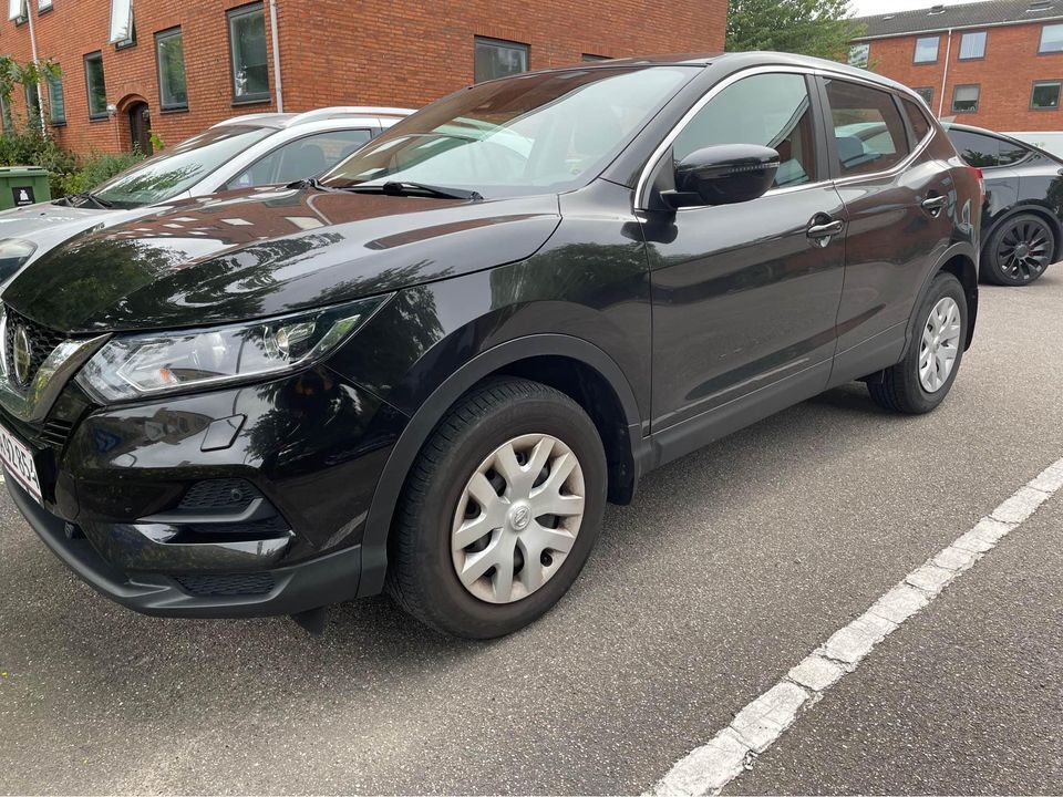 Sort Nissan Qashqai fra 2018