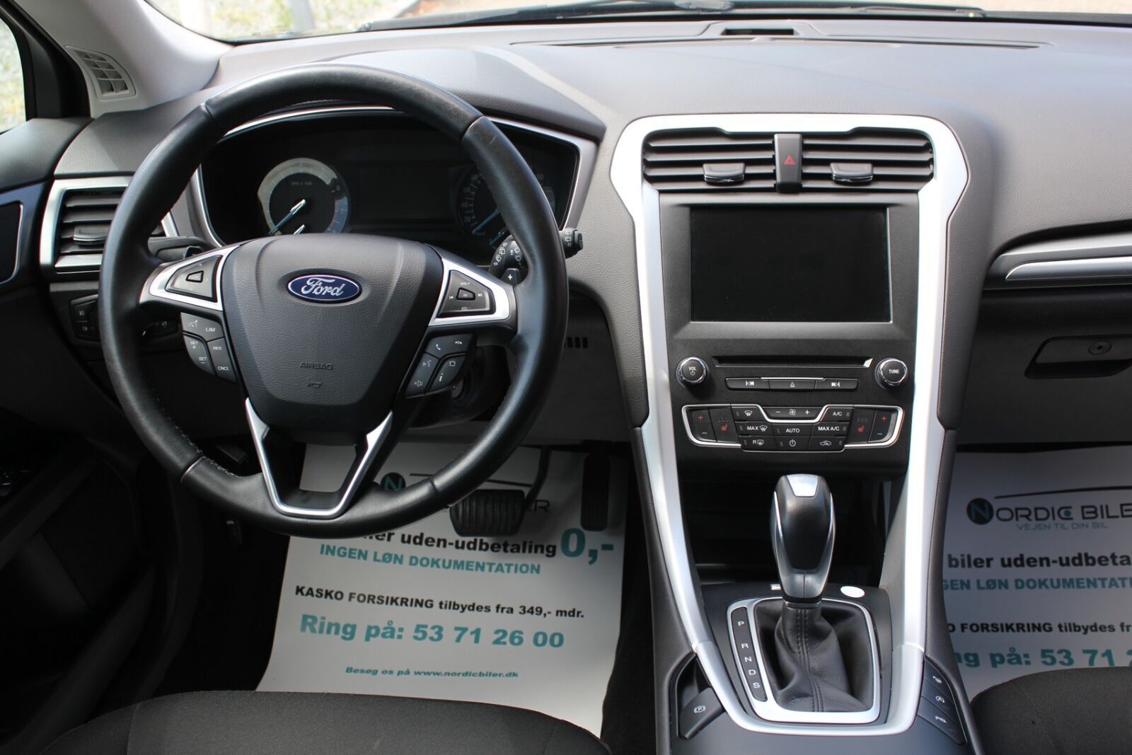 Sort Ford Mondeo fra 2017