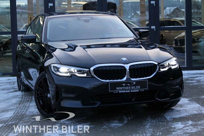 Sort BMW 330e fra 2020