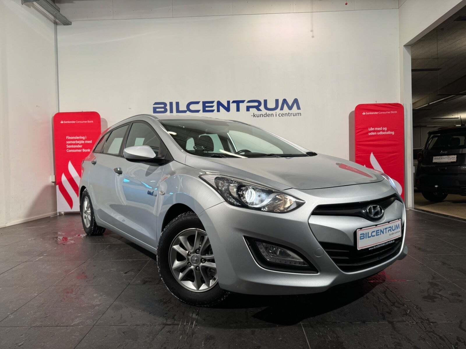 Grå Hyundai i30 fra 2014