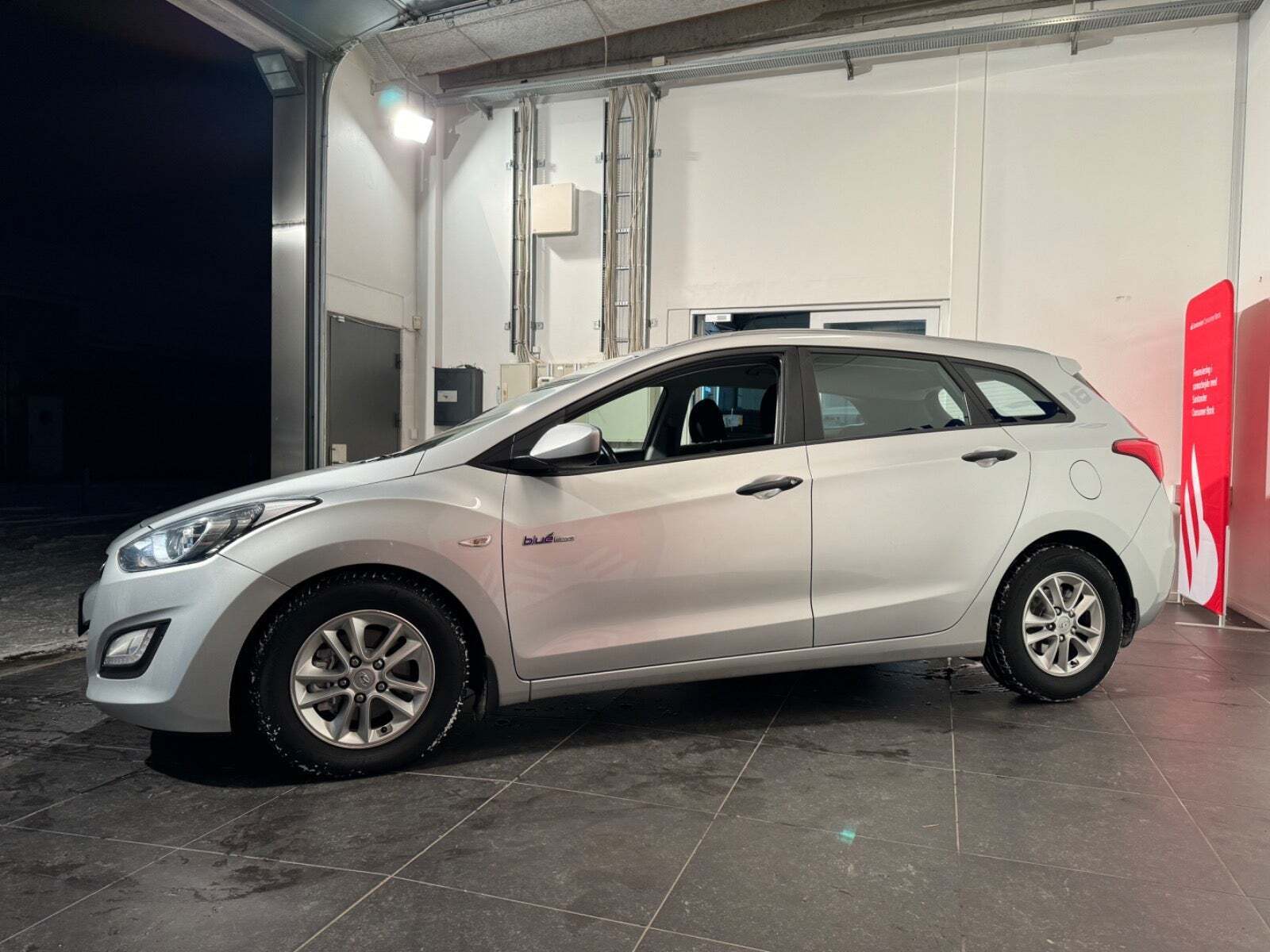 Grå Hyundai i30 fra 2014