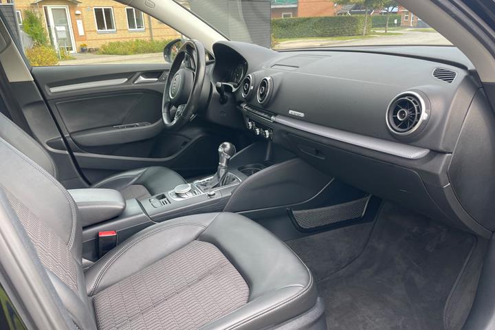 Sort Audi A3 fra 2015
