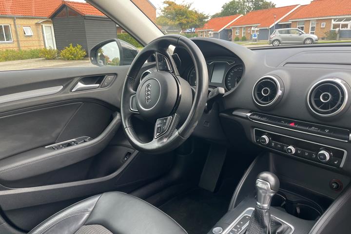 Sort Audi A3 fra 2015