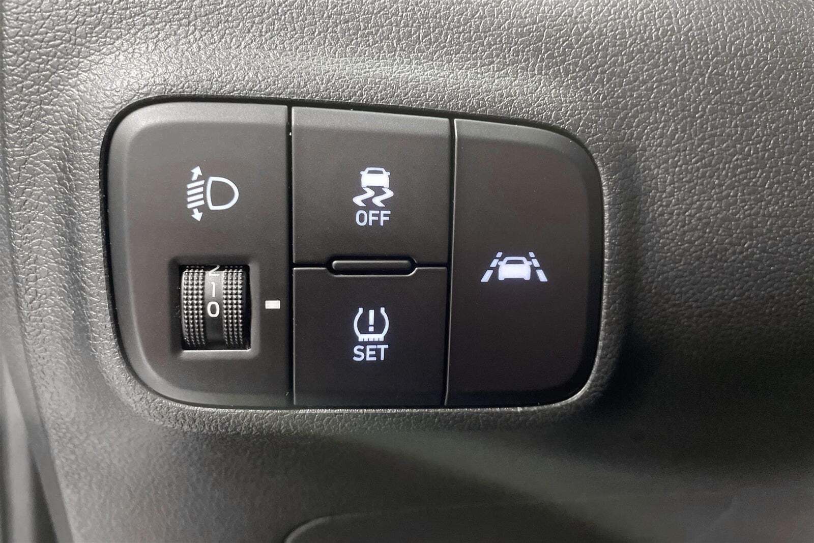 Grå Hyundai i10 fra 2020