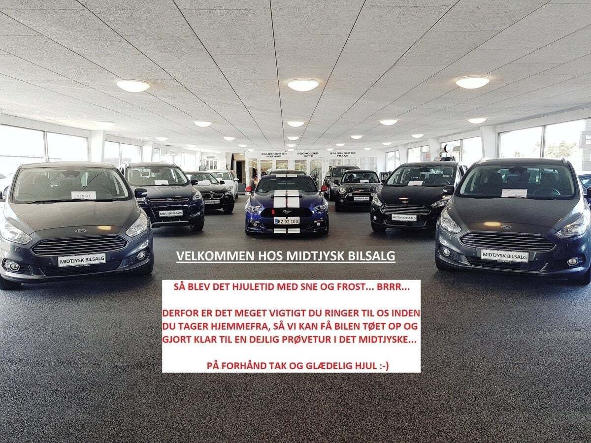 Grå Ford Kuga fra 2020