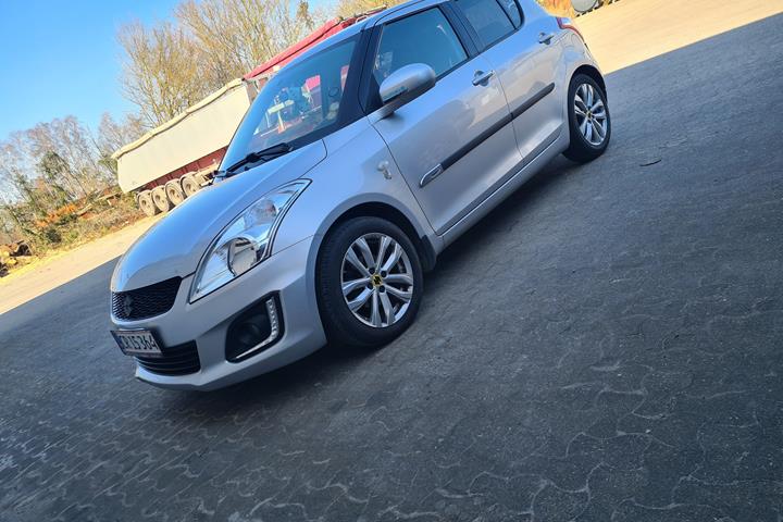 Sølv Suzuki Swift fra 2013